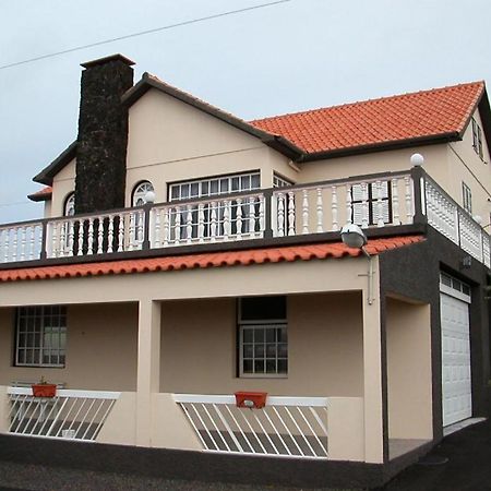 Moradia Familiar Novavista - T3 Hostel Madalena  Exterior photo